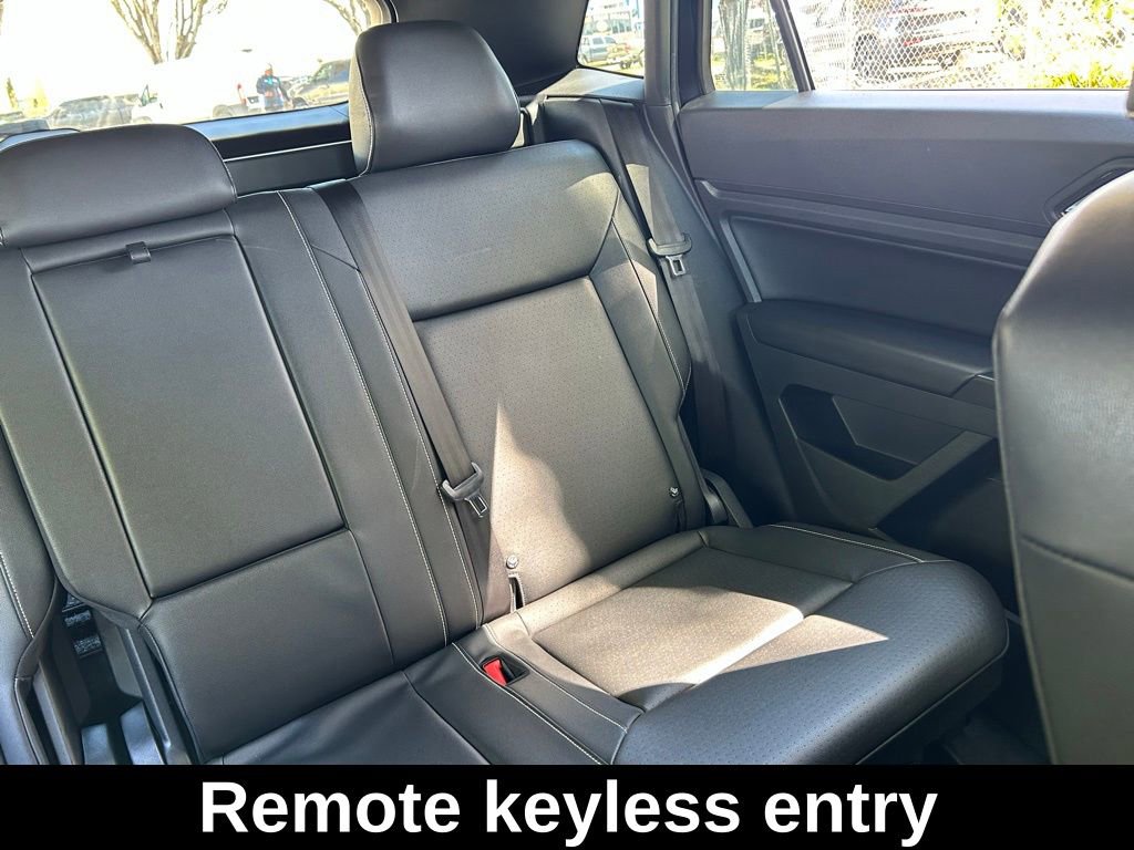 Used 2020 Volkswagen Atlas Cross Sport SE w/ Towing Package image 16