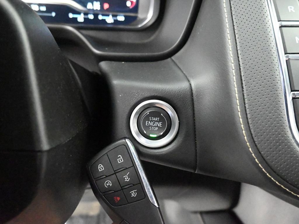 Used 2024 GMC Yukon SLT image 42