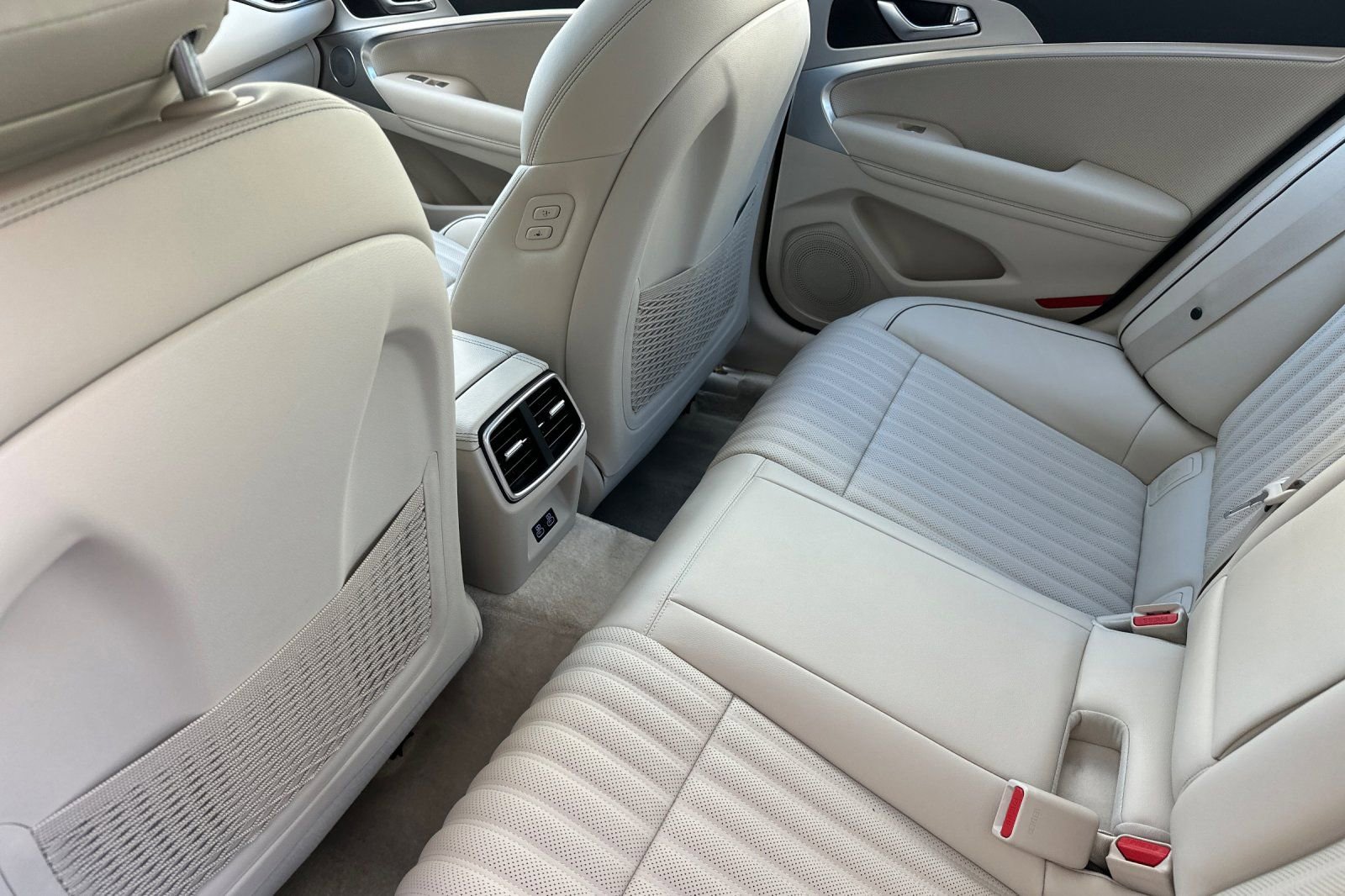 Used 2026 Genesis G70 2.5T Prestige AWD/4WD image 15