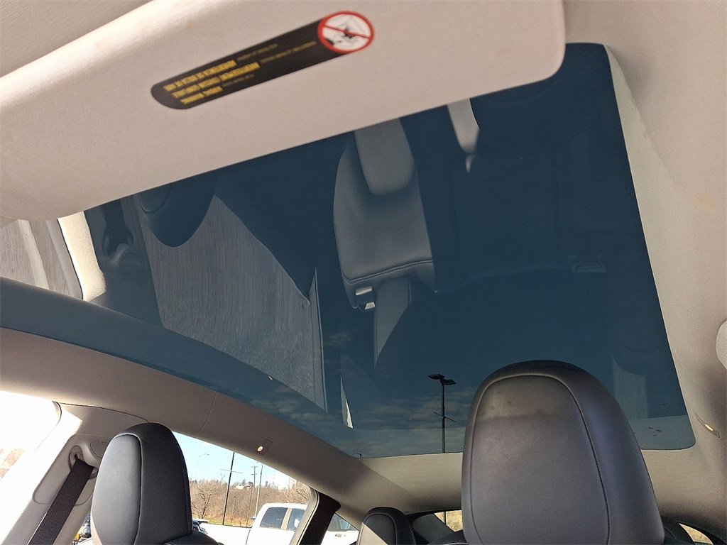 Used 2023 Tesla Model Y Long Range image 14