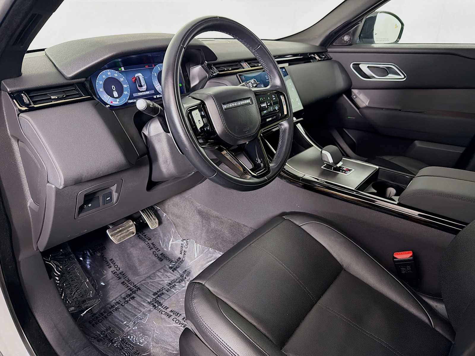 Certified 2025 Land Rover Range Rover Velar Dynamic SE image 9