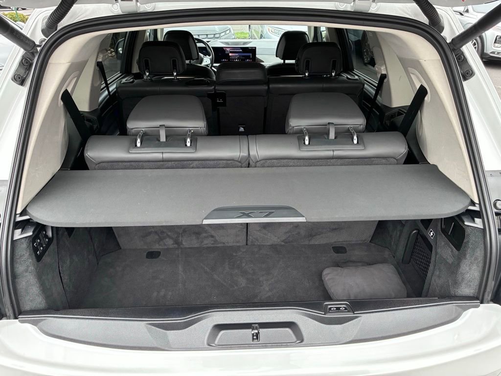 Used 2024 BMW X7 xDrive40i w/ Premium Package AWD/4WD image 24