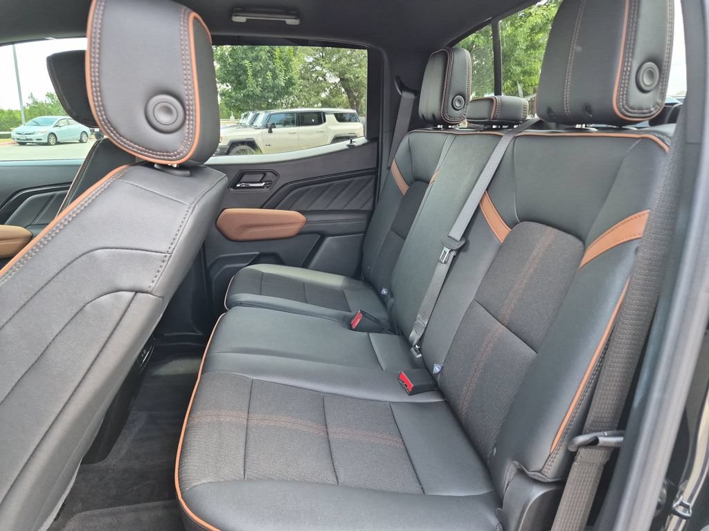 Used 2026 GMC Canyon AT4 AWD/4WD image 34