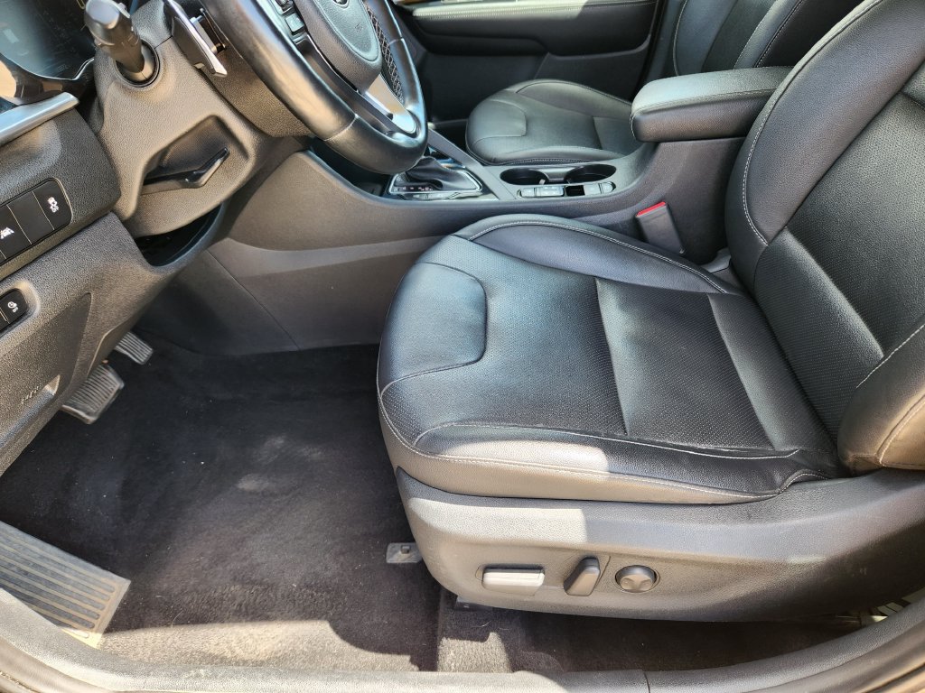 Used 2020 Kia Niro EX Premium FWD image 14