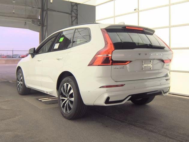Used 2025 Volvo XC60 B5 Plus image 2