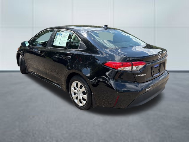 Used 2025 Toyota Corolla LE FWD image 2