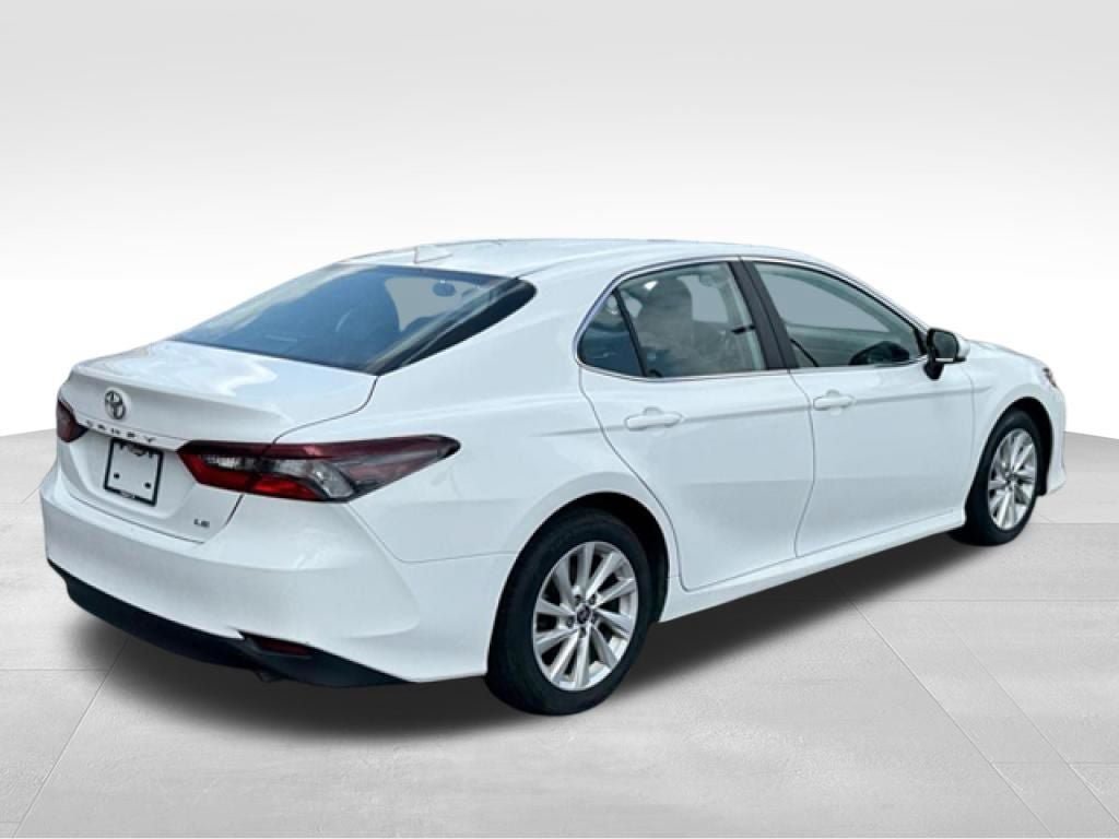 Used 2024 Toyota Camry LE FWD image 6