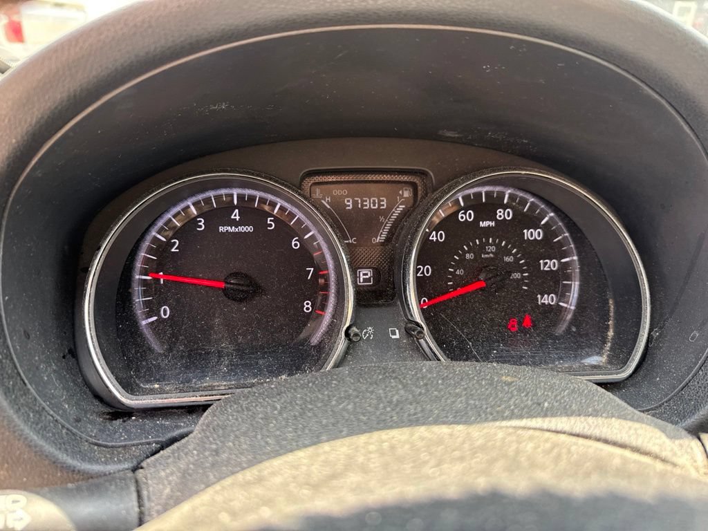 Used 2015 Nissan Versa SV w/ SV Appearance Package FWD image 10