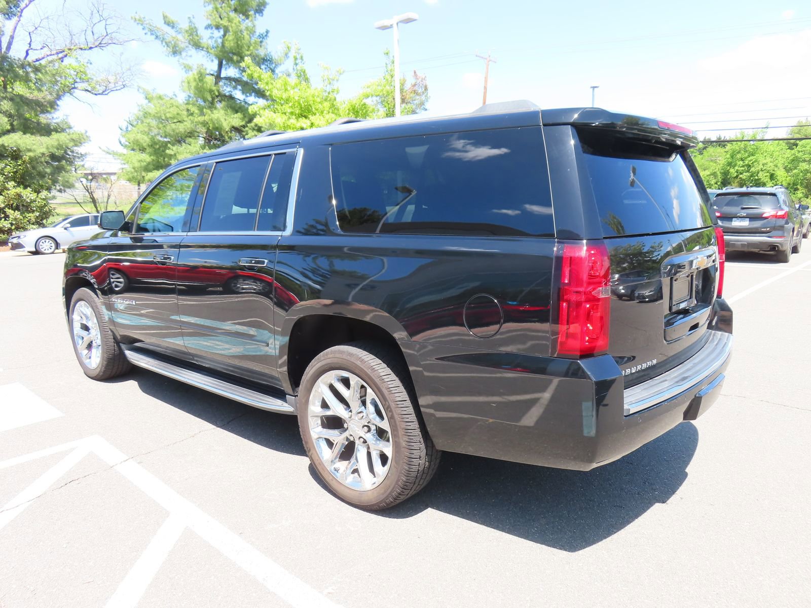 Used 2017 Chevrolet Suburban Premier AWD/4WD image 7