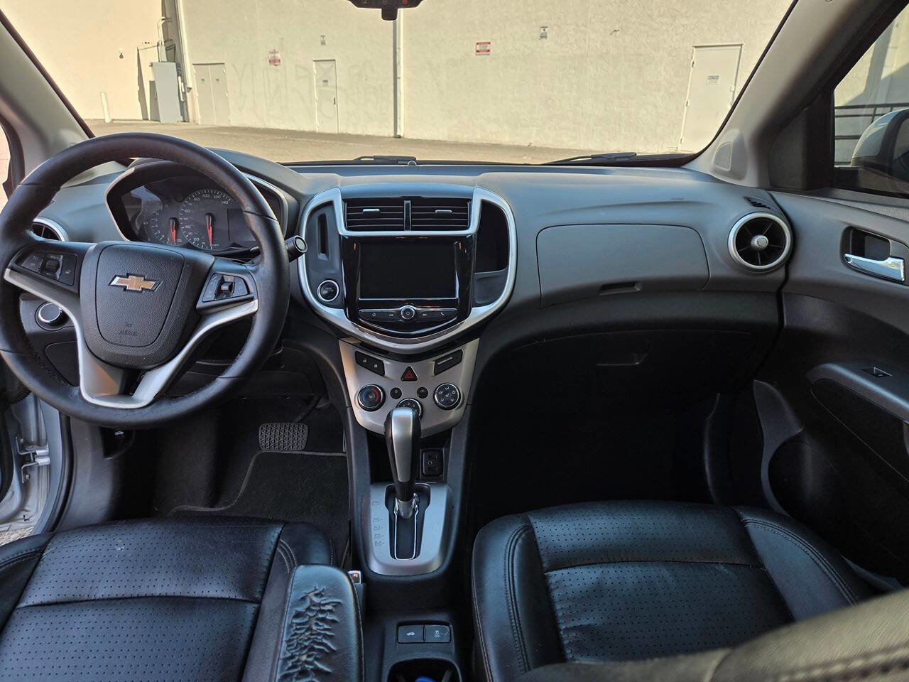 Used 2018 Chevrolet Sonic Premier FWD image 31