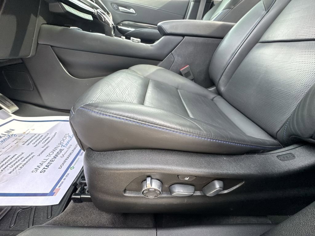 Used 2024 Cadillac XT4 Sport image 4