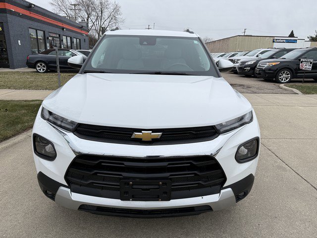 Used 2021 Chevrolet TrailBlazer LT image 2