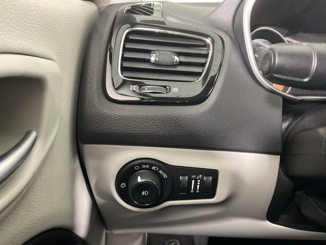 Used 2020 Jeep Compass Limited image 26