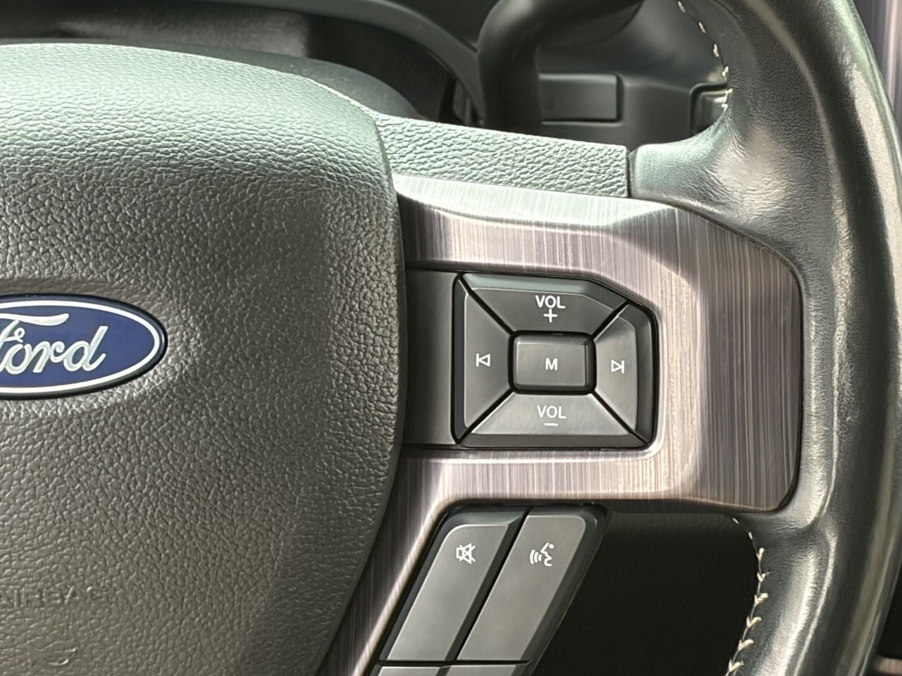 Used 2020 Ford F350 Limited AWD/4WD image 22