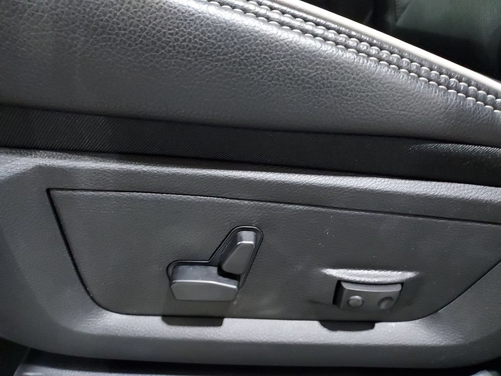 New 2026 RAM 3500 Laramie AWD/4WD image 18