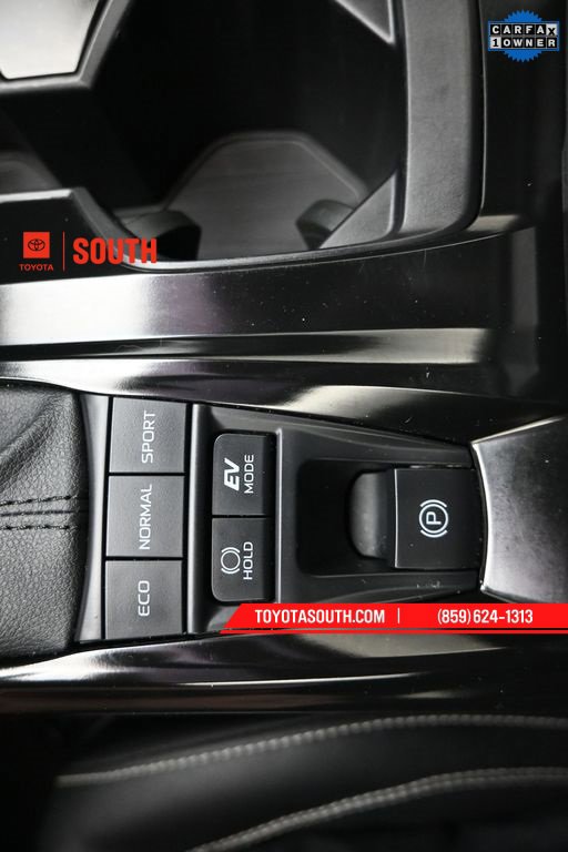 Used 2025 Toyota Camry SE w/ Convenience Package image 17