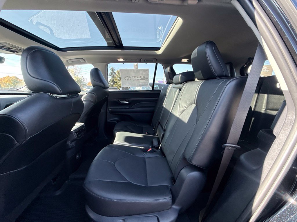 New 2026 Toyota Grand Highlander AWD image 19