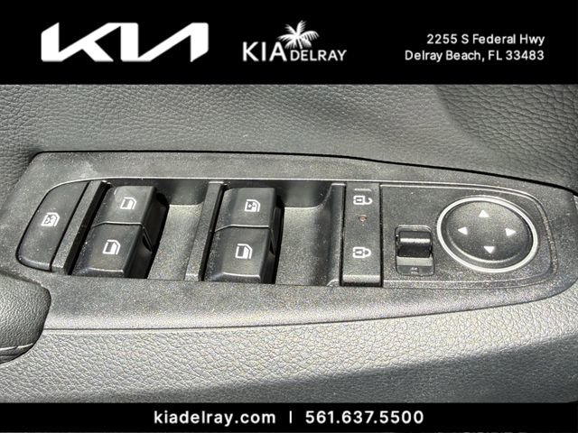Used 2024 Kia Seltos EX image 16