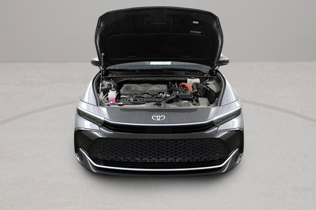 Used 2023 Toyota Crown Limited image 36