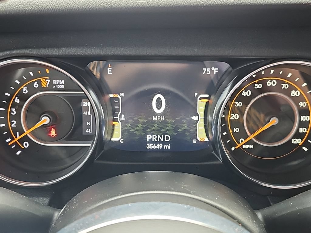 Used 2021 Jeep Wrangler Unlimited Sahara AWD/4WD image 18