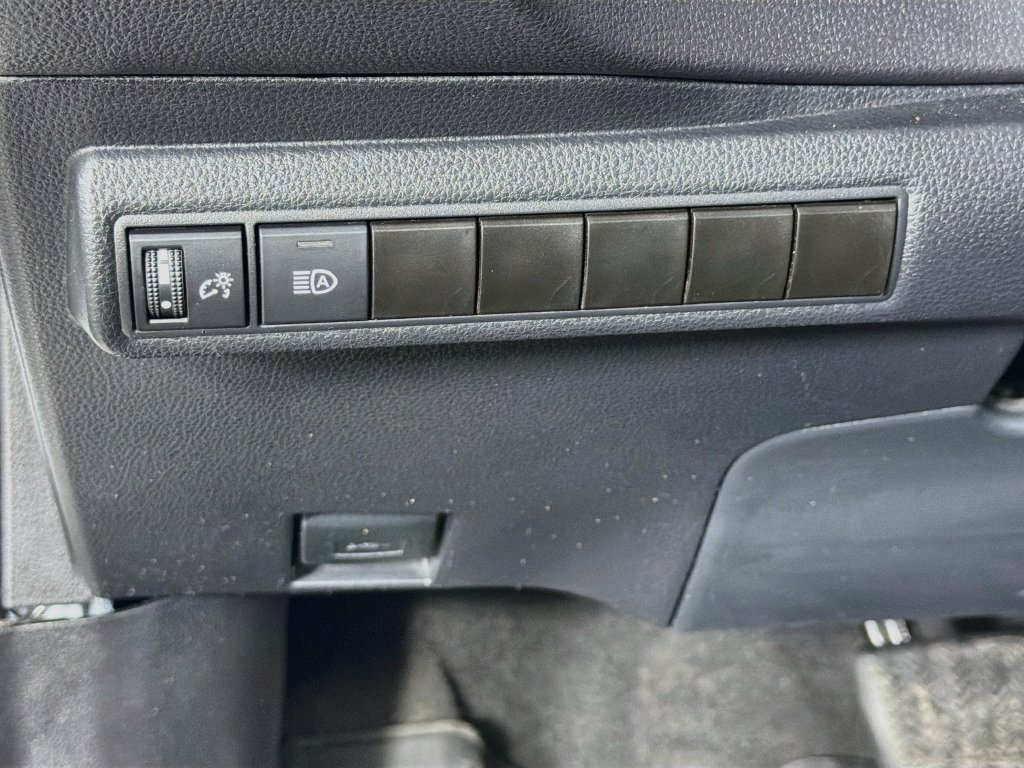 Used 2024 Toyota Corolla LE FWD image 11