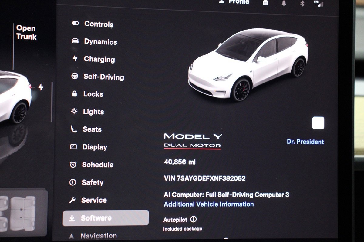 Used 2022 Tesla Model Y Performance AWD/4WD image 17