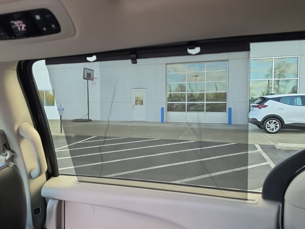Used 2024 Chrysler Pacifica Touring-L FWD image 27