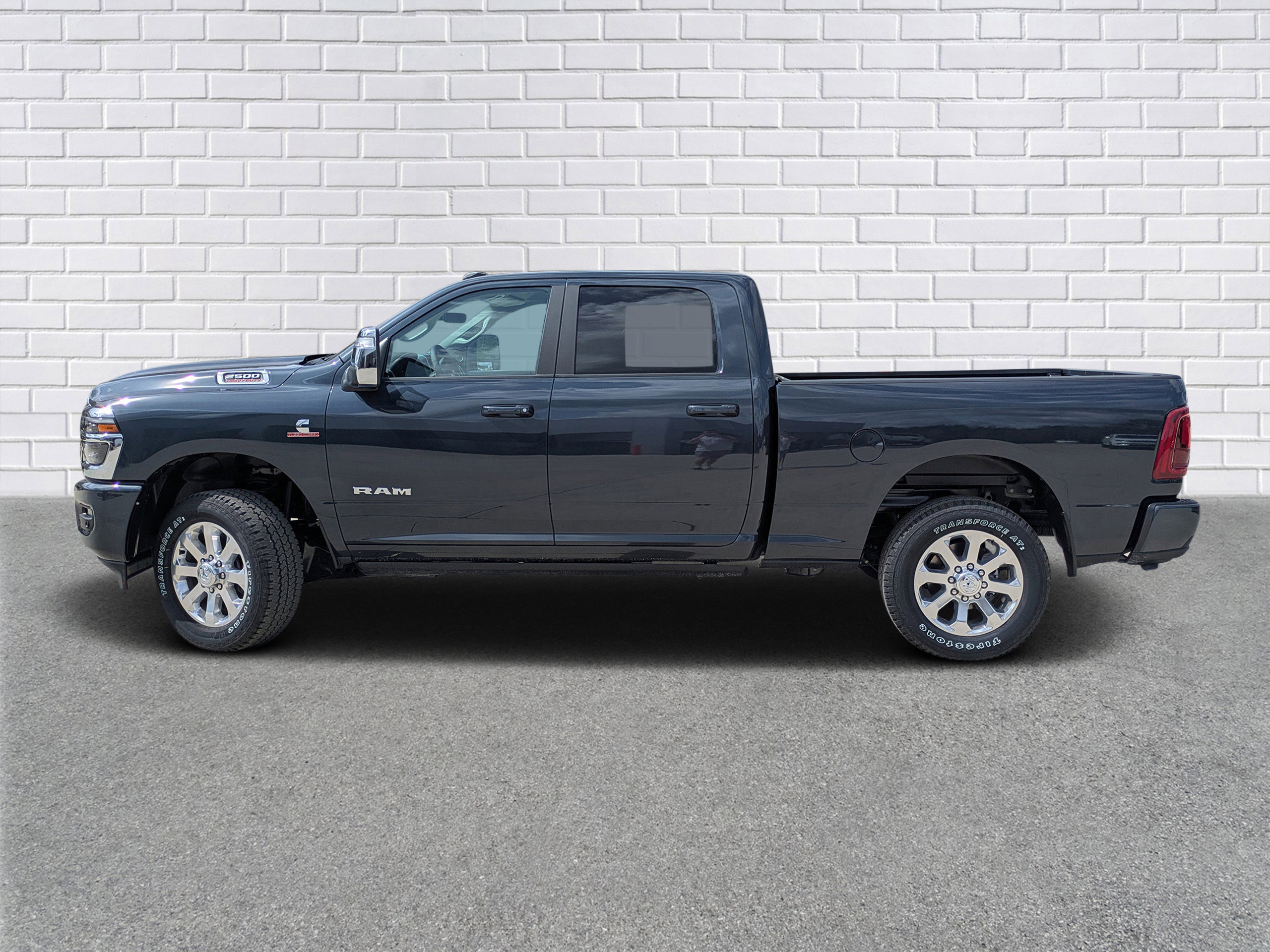 New 2026 RAM 2500 Laramie AWD/4WD image 2