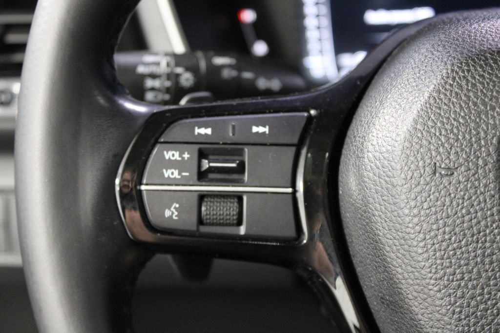 Used 2023 Honda Pilot Elite image 37