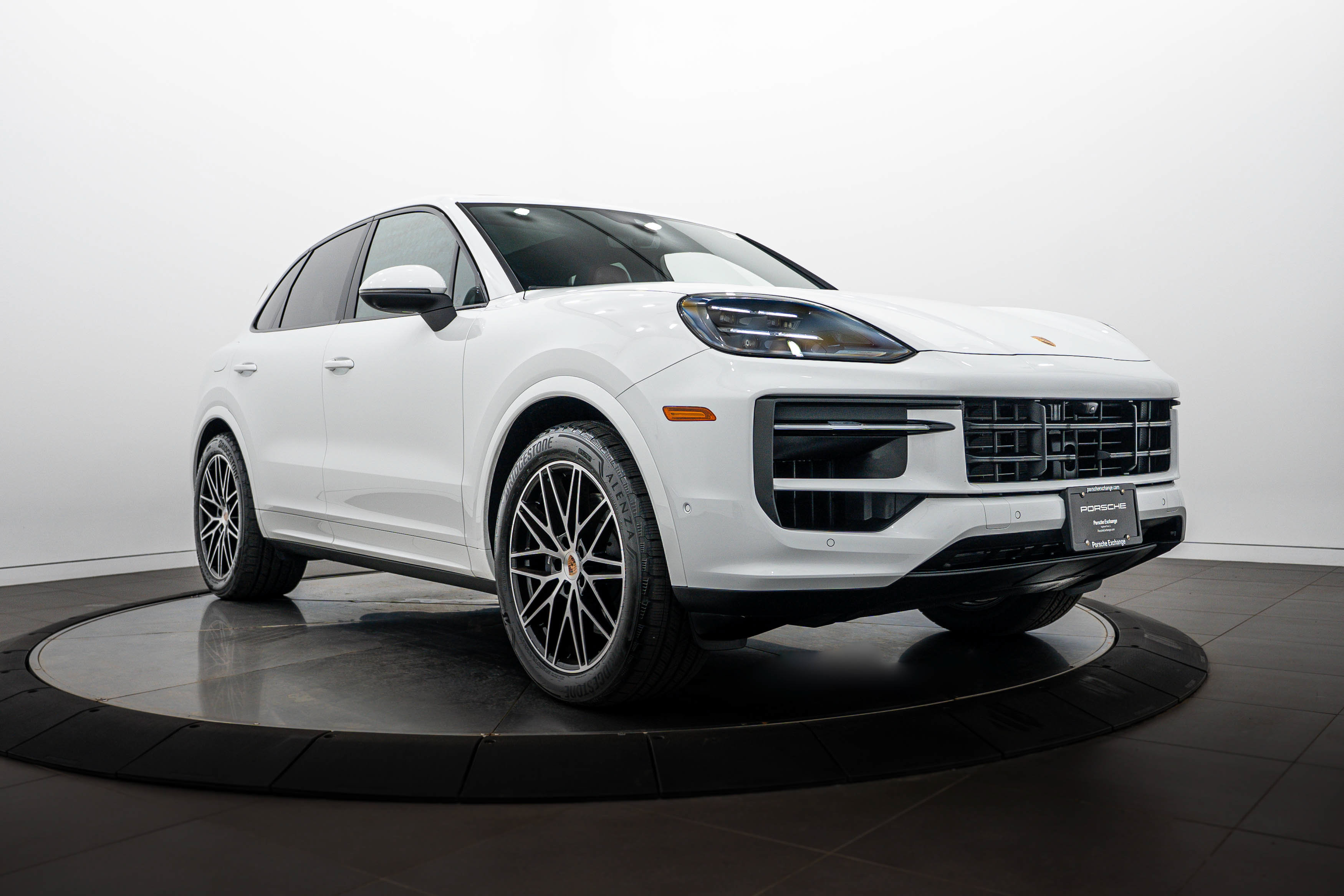 Certified 2026 Porsche Cayenne AWD/4WD image 9
