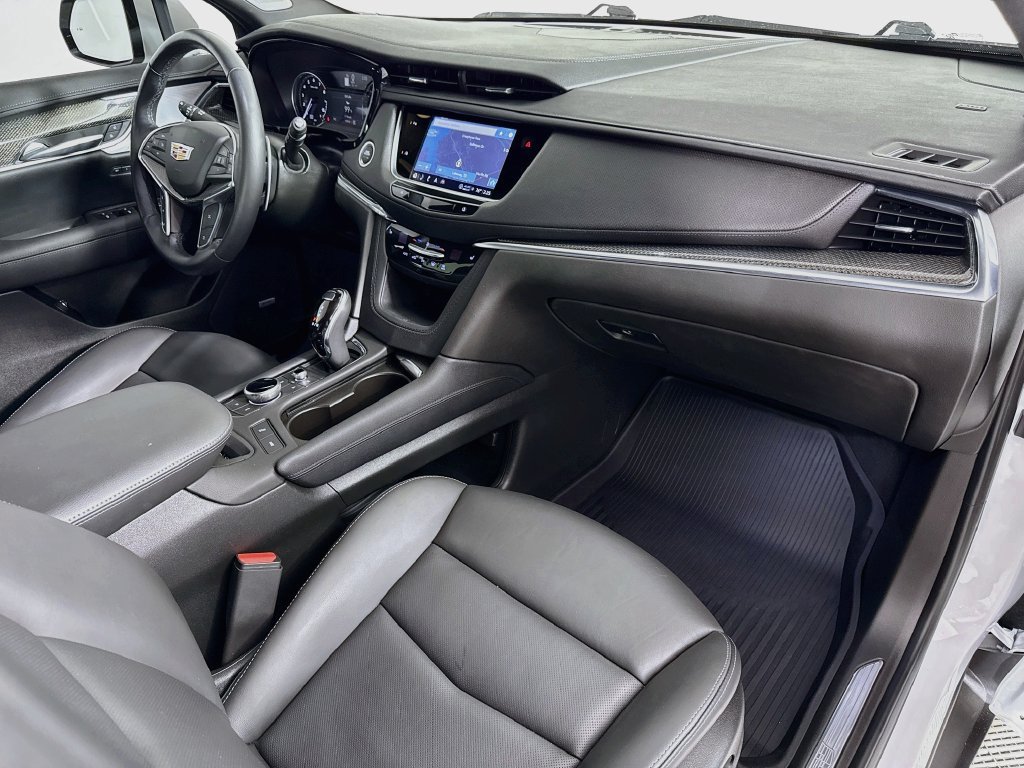 Used 2024 Cadillac XT5 Sportv w/ LPO, Floor Liner Package AWD/4WD image 31