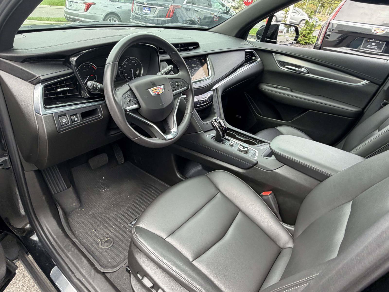 Certified 2024 Cadillac XT6 Luxury w/ LPO, Floor Liner Package AWD/4WD image 12