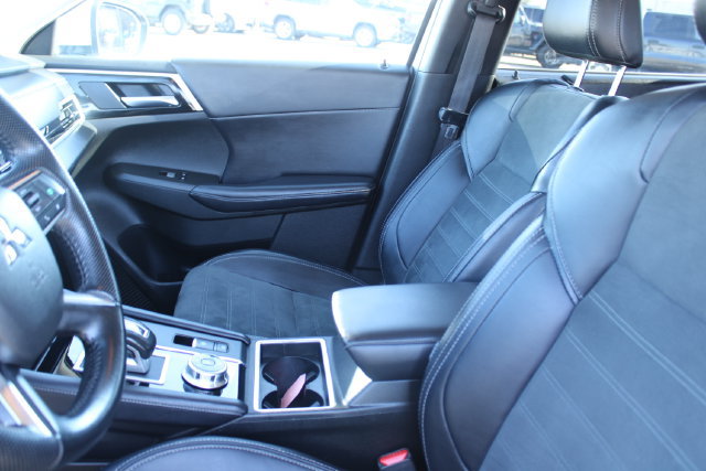 Used 2024 Mitsubishi Outlander SE AWD/4WD image 30