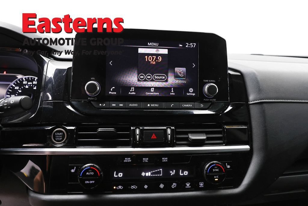 Used 2022 Nissan Pathfinder SV FWD image 12