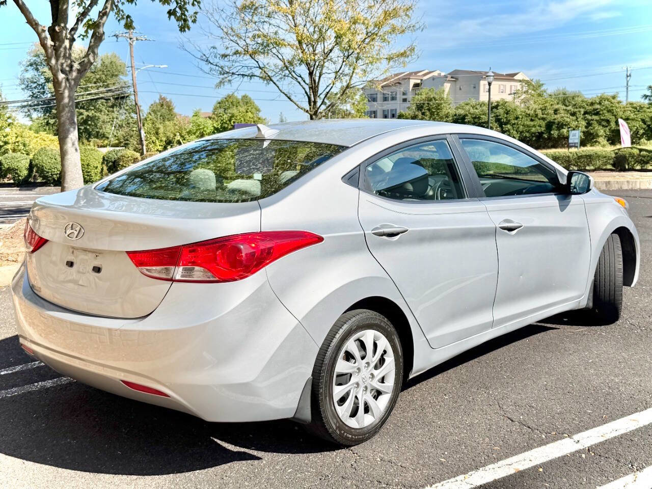 Used 2012 Hyundai Elantra GLS image 8