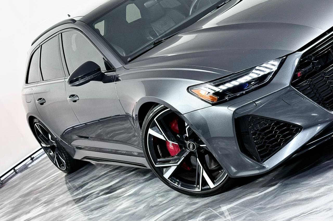Used 2022 Audi RS 6 w/ Executive Package image 4