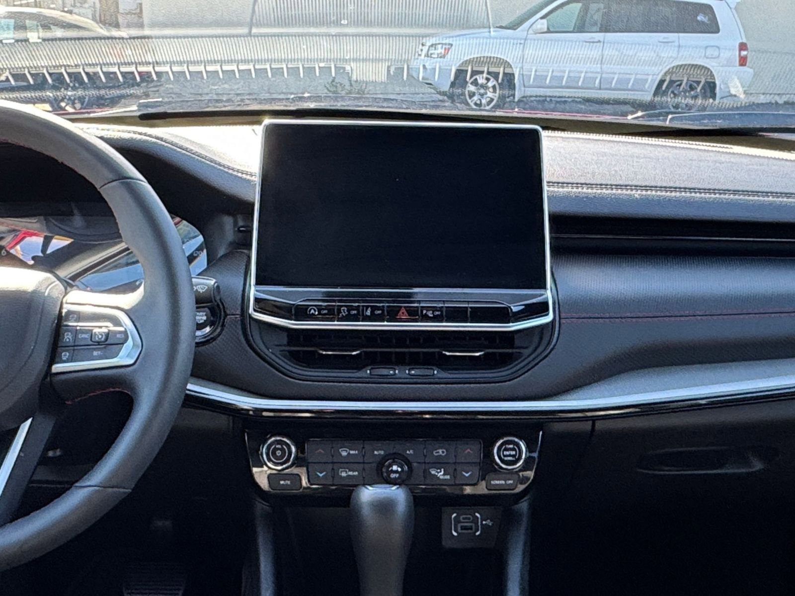 Used 2025 Jeep Compass Trailhawk image 21