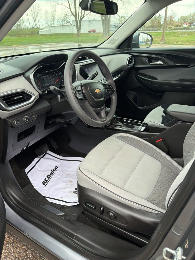Used 2021 Chevrolet TrailBlazer LT w/ Convenience Package image 12