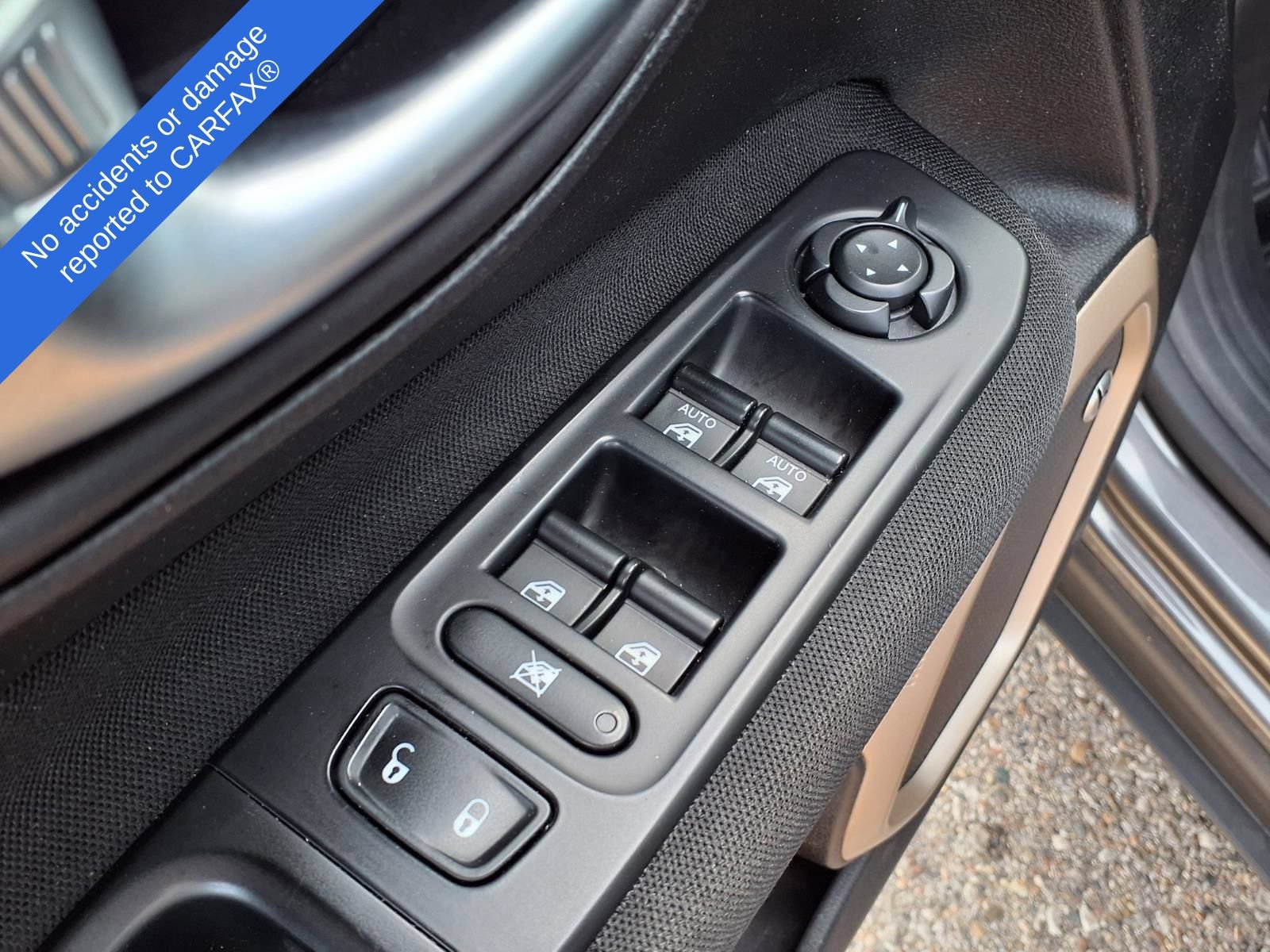 Used 2016 Jeep Renegade Latitude w/ Popular Equipment Group FWD image 16