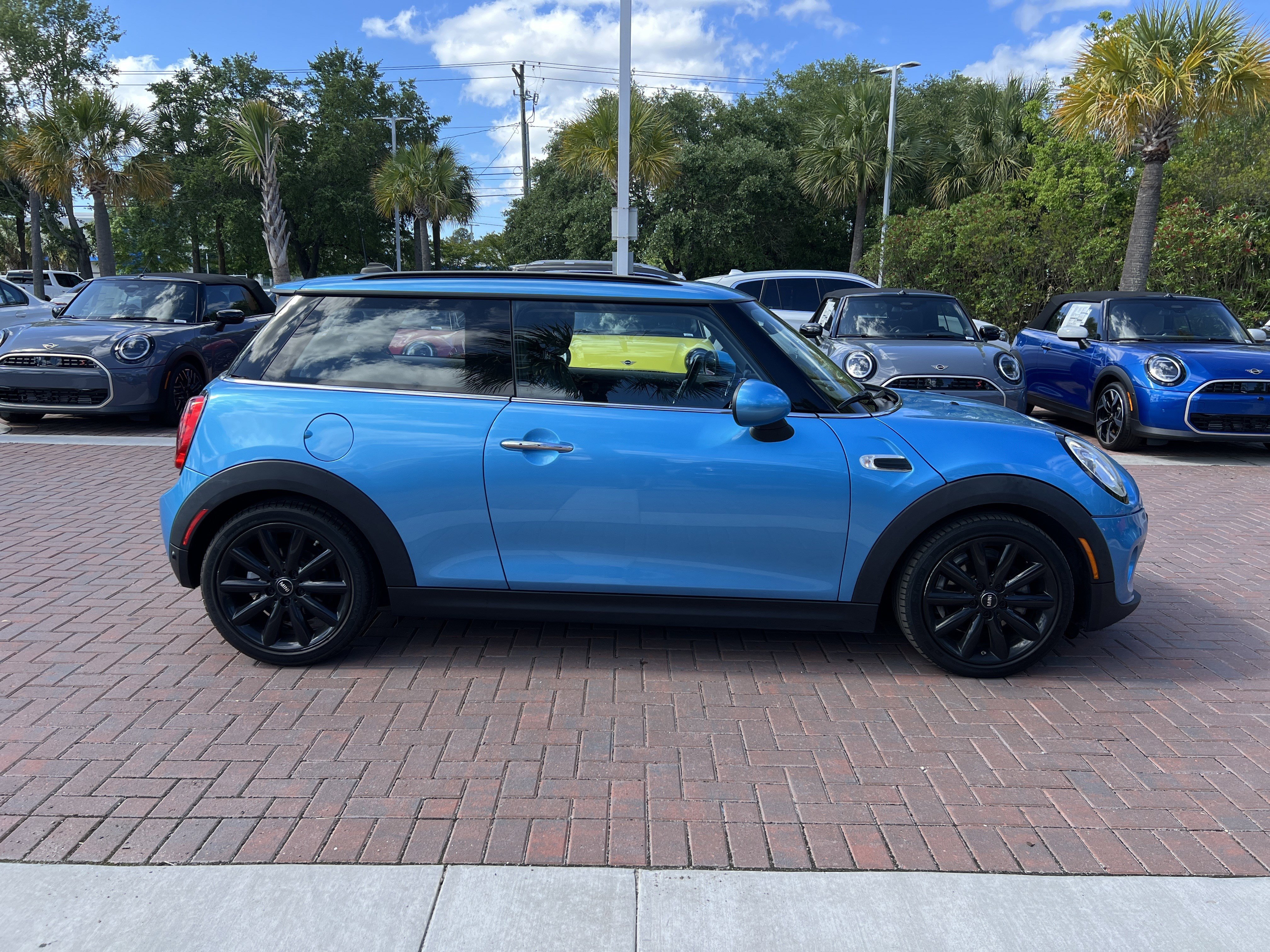 Used 2017 MINI Cooper 2-Door Hardtop FWD image 11