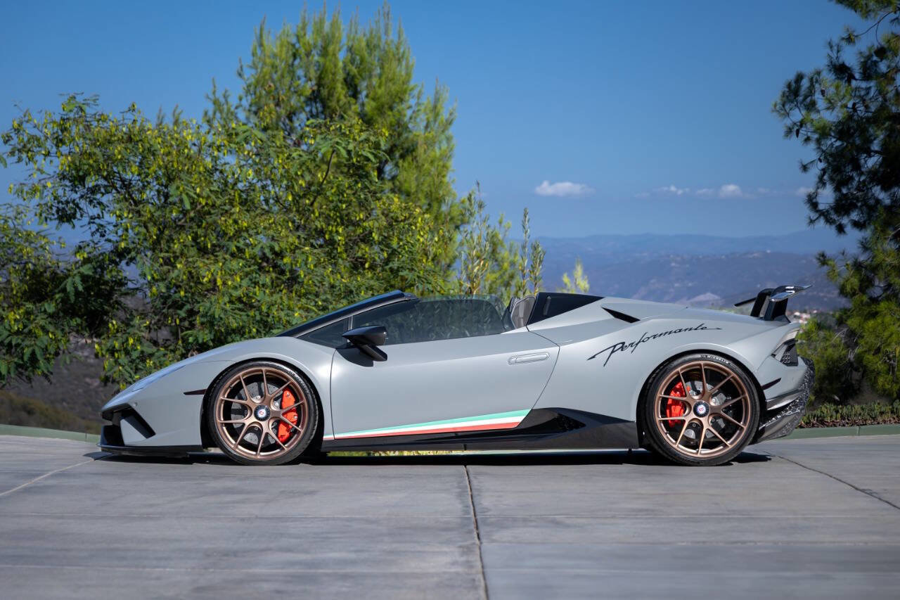 Used 2018 Lamborghini Huracan Performante image 5