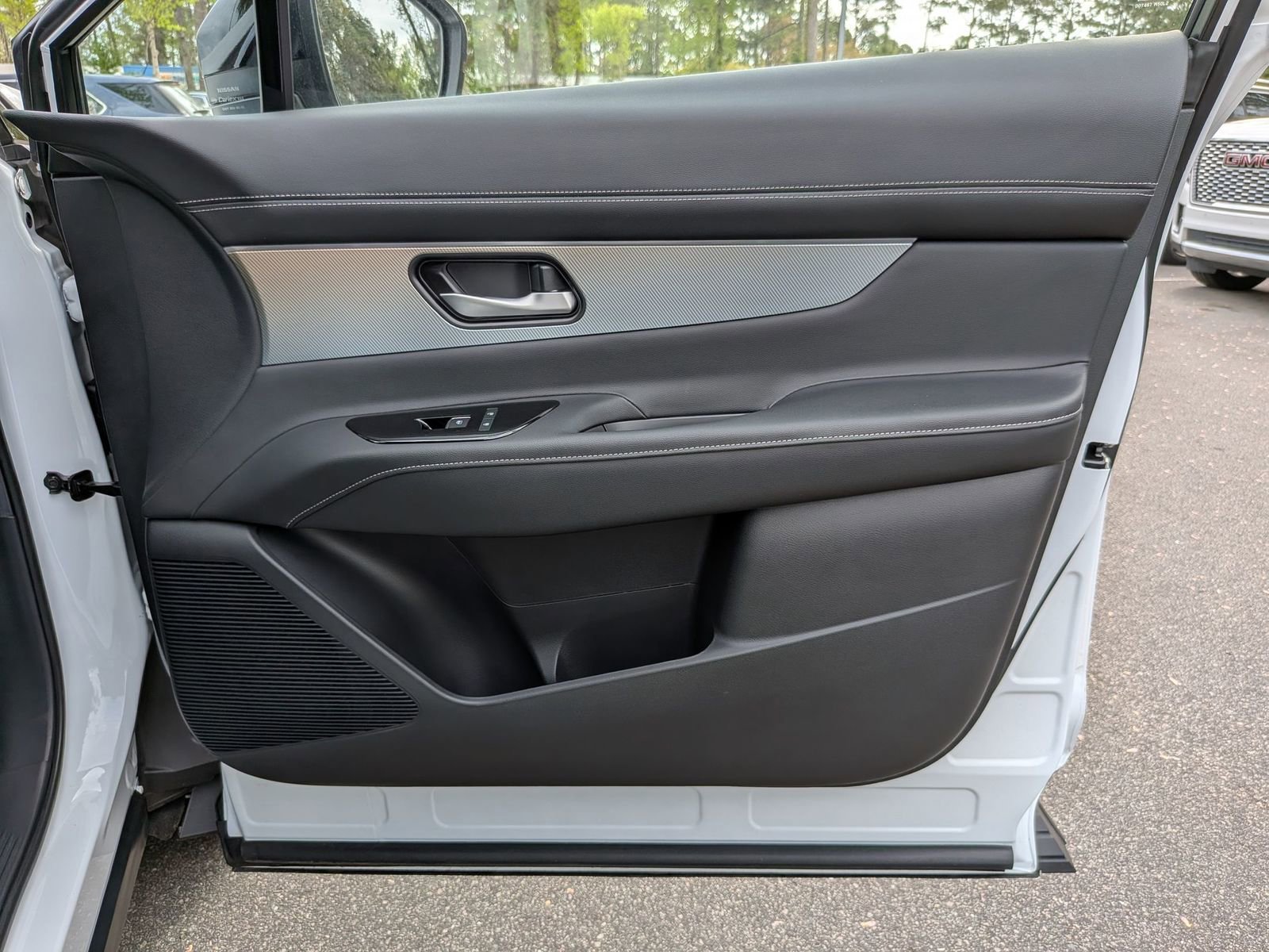 Used 2025 Nissan Murano SL image 36