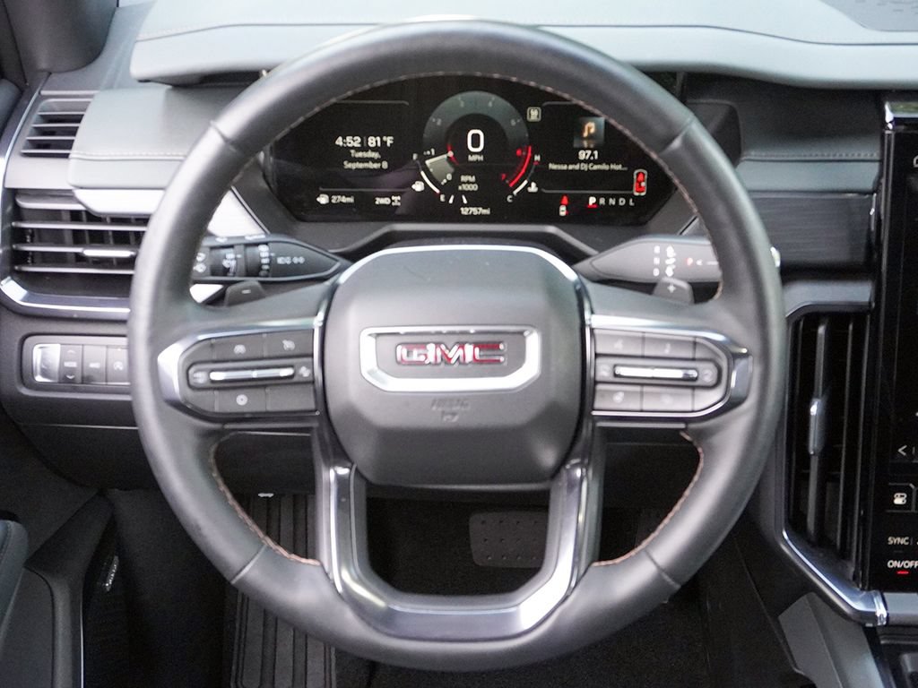 Used 2025 GMC Acadia AT4 w/ Luxury Package AWD/4WD image 47