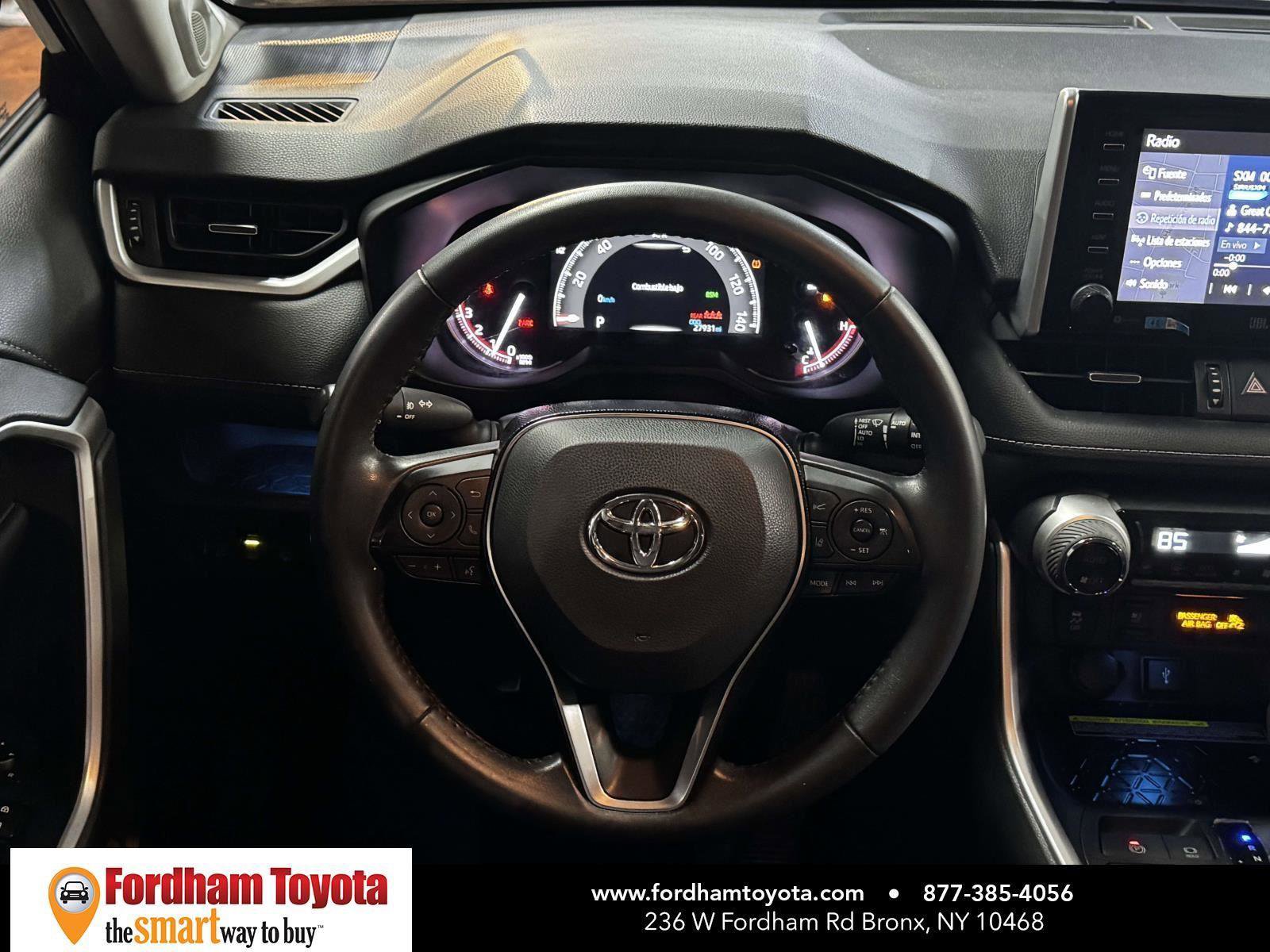 Used 2020 Toyota RAV4 Limited image 13