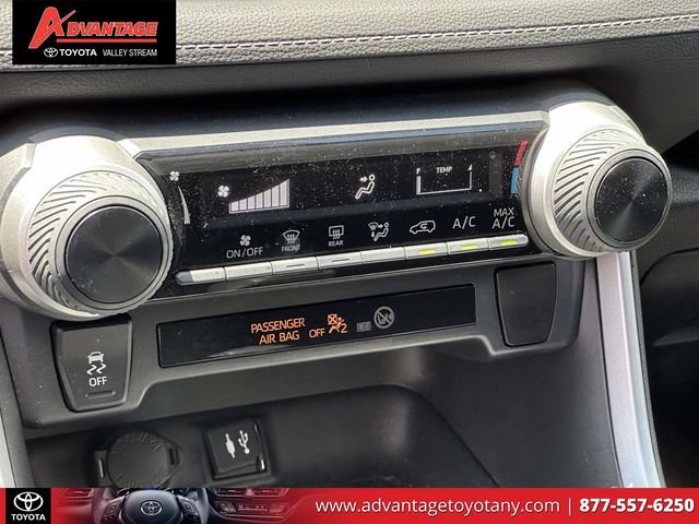 Certified 2019 Toyota RAV4 LE FWD image 33