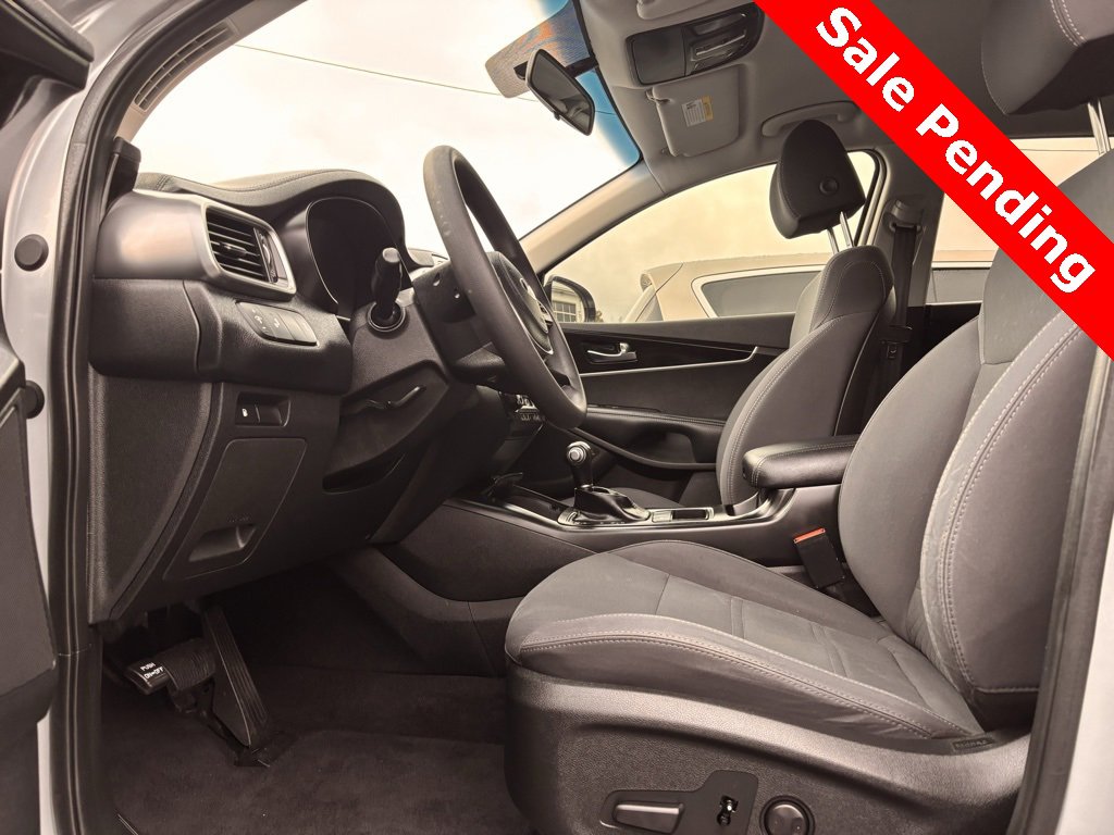 Used 2019 Kia Sorento LX image 6