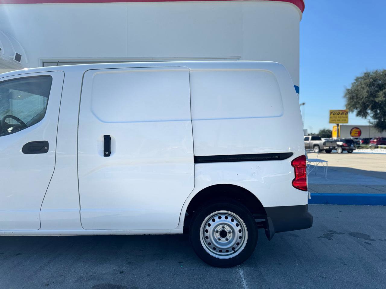 Used 2020 Nissan NV200 S FWD image 19