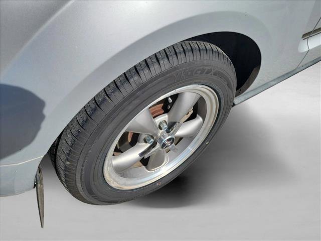 Used 2007 Ford Mustang Deluxe image 11