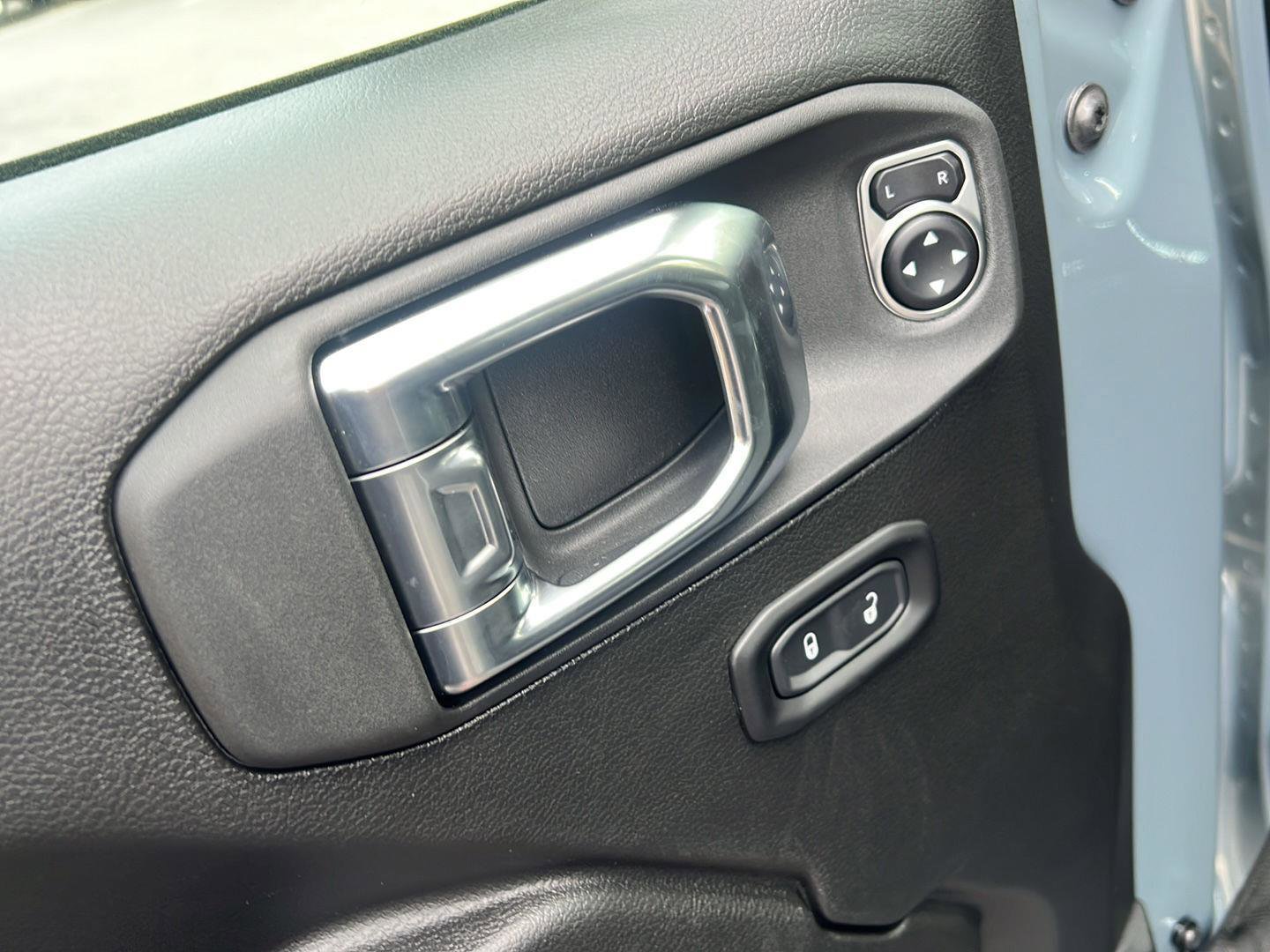 New 2025 Jeep Gladiator Sport AWD/4WD image 13
