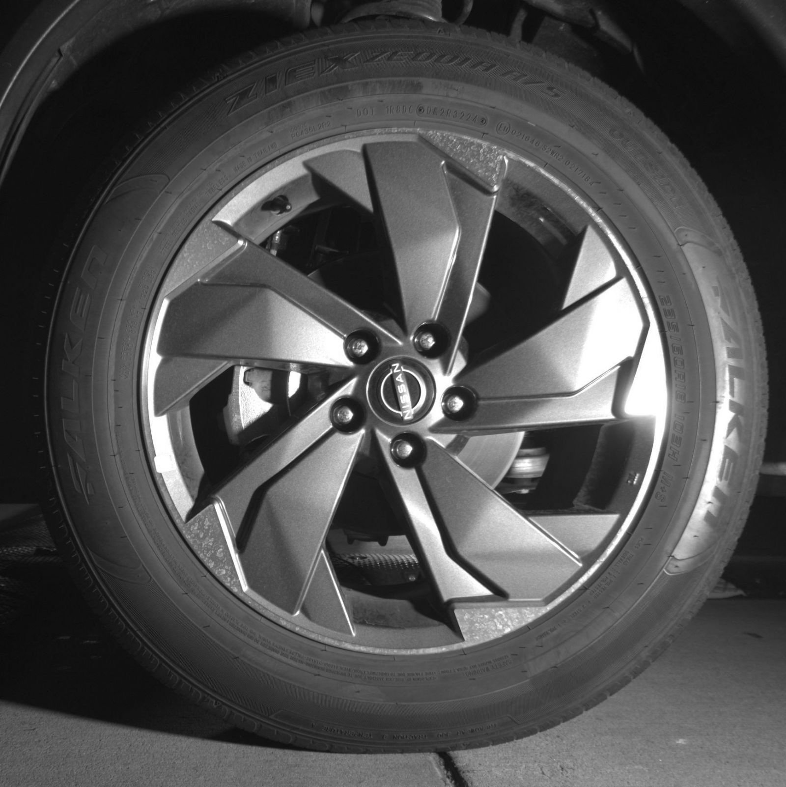 Used 2025 Nissan Rogue SV FWD image 15